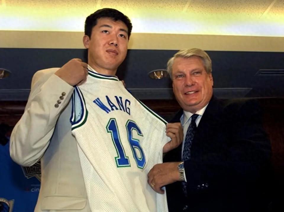 宝威体育-中国首位NBA球员王治郅，退役后领NBA退休金，数额让人意外